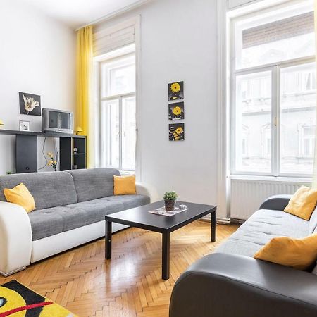 Izabella Home 2 Budapest Eksteriør bilde